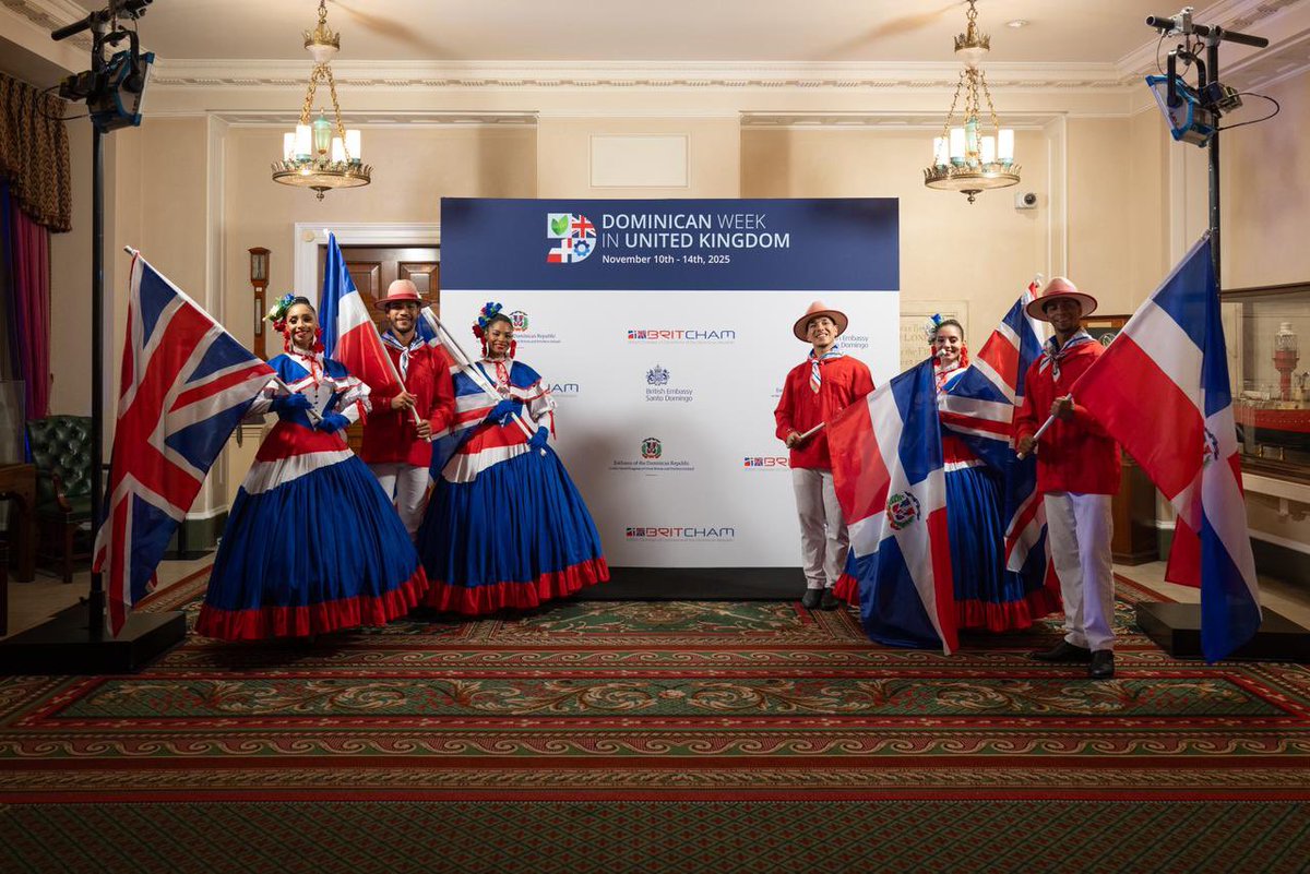Representar a la República Dominicana en la #SDUK25 🇬🇧, ha sido una experiencia que me llena de orgullo y aprendizajes.

Espacios de diálogo como estos reafirman nuestro compromiso en <a href="/aduanard/">Dirección General de Aduanas</a> con seguir impulsando el desarrollo y la proyección de nuestro país.🤝🇩🇴