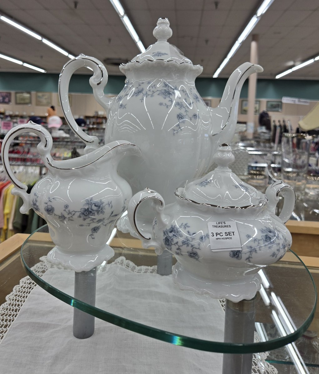 LT_Thrift's tweet image. Get ready for holiday guests at our 50% off Housewares, Home Decor &amp;amp; Furniture Sale!🦃🪑🍽️ 11/13-11/15🍂

𝑰𝒕𝒆𝒎𝒔 𝒔𝒉𝒐𝒘𝒏 𝒇𝒓𝒐𝒎 𝒐𝒖𝒓 𝑵𝒆𝒘 𝑷𝒐𝒓𝒕 𝑹𝒊𝒄𝒉𝒆𝒚 𝒔𝒕𝒐𝒓𝒆. 𝑆𝑜𝑚𝑒 𝑒𝑥𝑐𝑙𝑢𝑠𝑖𝑜𝑛𝑠 𝑚𝑎𝑦 𝑎𝑝𝑝𝑙𝑦.  #thrift #thriftingcommunity #hospicethrift