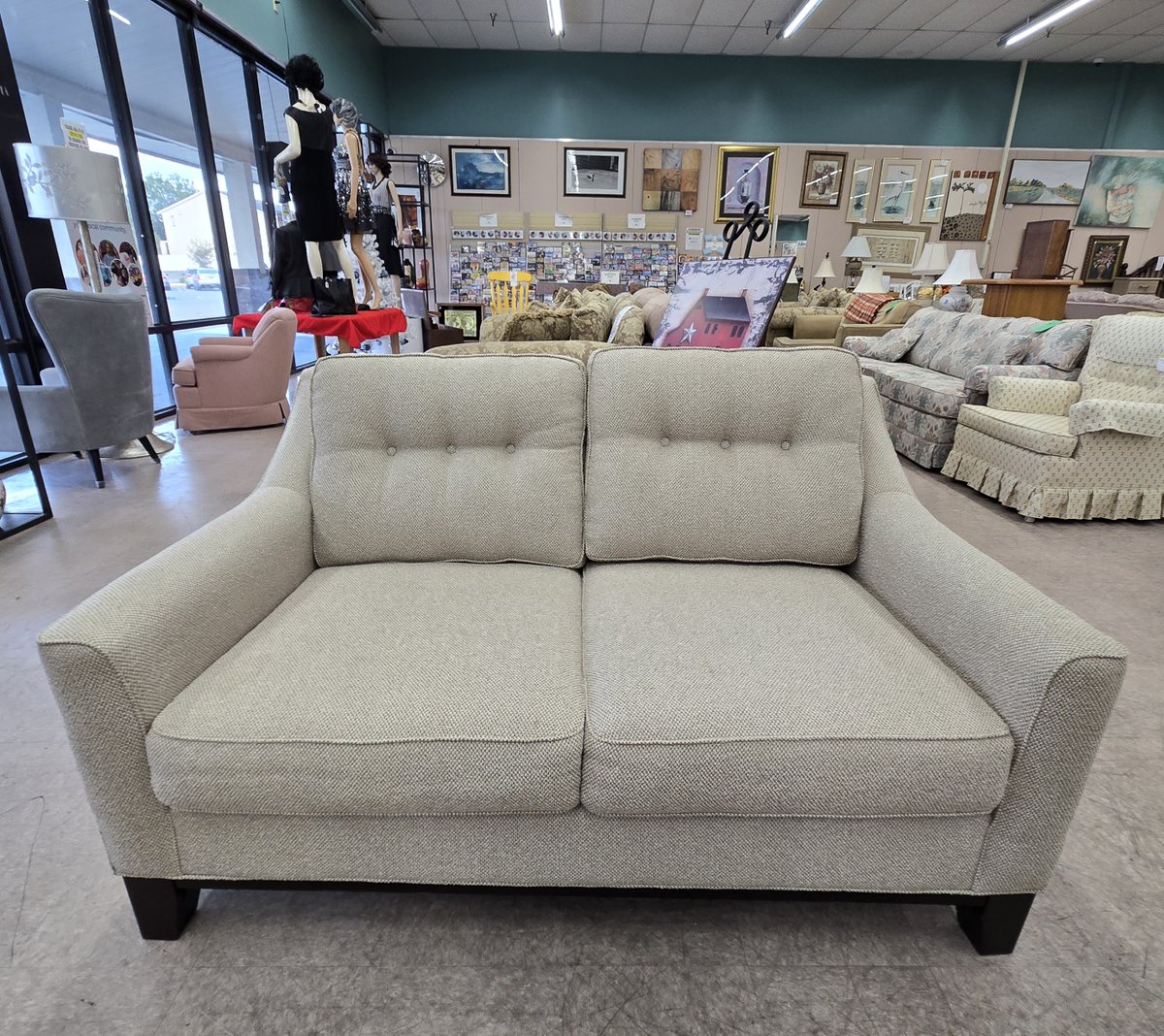 LT_Thrift's tweet image. Get ready for holiday guests at our 50% off Housewares, Home Decor &amp;amp; Furniture Sale!🦃🪑🍽️ 11/13-11/15🍂

𝑰𝒕𝒆𝒎𝒔 𝒔𝒉𝒐𝒘𝒏 𝒇𝒓𝒐𝒎 𝒐𝒖𝒓 𝑵𝒆𝒘 𝑷𝒐𝒓𝒕 𝑹𝒊𝒄𝒉𝒆𝒚 𝒔𝒕𝒐𝒓𝒆. 𝑆𝑜𝑚𝑒 𝑒𝑥𝑐𝑙𝑢𝑠𝑖𝑜𝑛𝑠 𝑚𝑎𝑦 𝑎𝑝𝑝𝑙𝑦.  #thrift #thriftingcommunity #hospicethrift