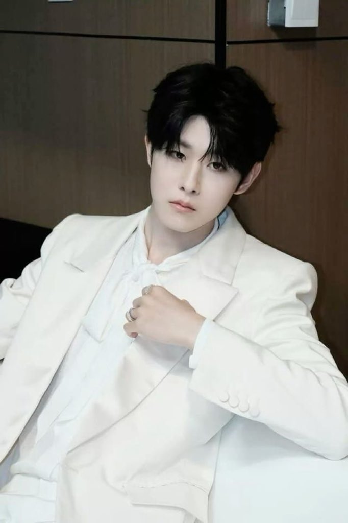 เจ้าสัว                                             คุณนายใหญ่