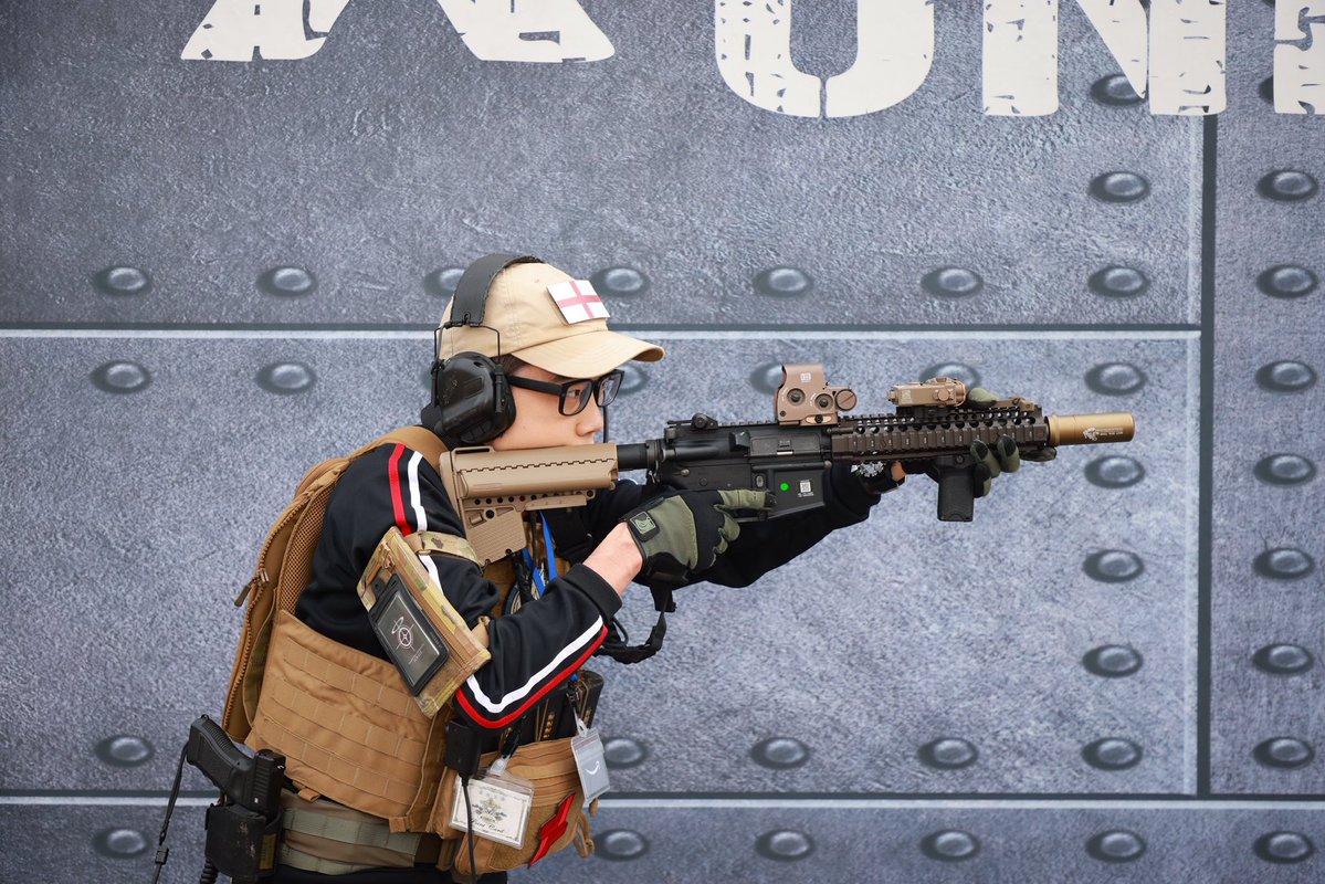 Griffin1831's tweet image. #ARMOR祭
#ARMOR祭2025 

⚠️創作注意

Blue Archive

Independent Federal Investigation Club S.C.H.A.L.E

SENSEI

｢ここは大人の出番かな｣

📷→@horisankameko