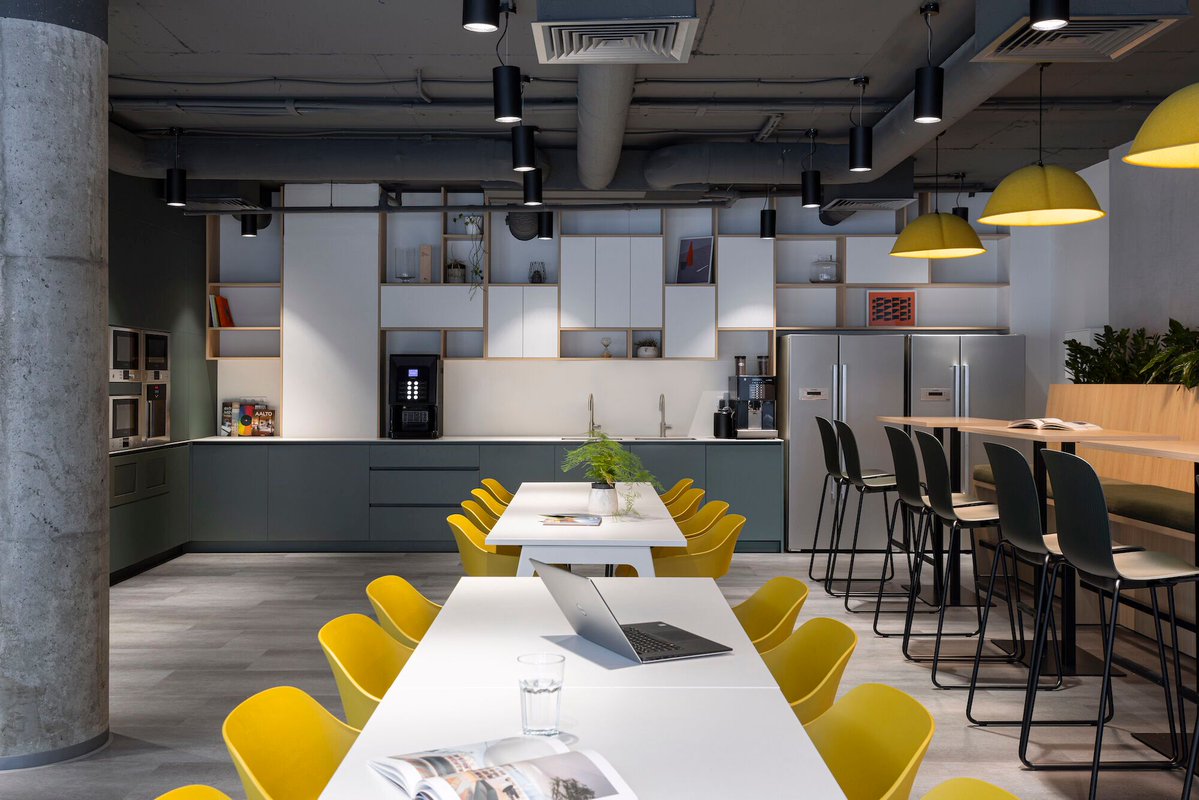 Archello's tweet image. ACC Office Sofia by DA Architects revitalizes 4,000 sqm of workspace through adaptive reuse, modular layouts, and smart material application.
buff.ly/HtOUgec 

#WorkplaceDesign #AdaptiveReuse #MaterialEfficiency