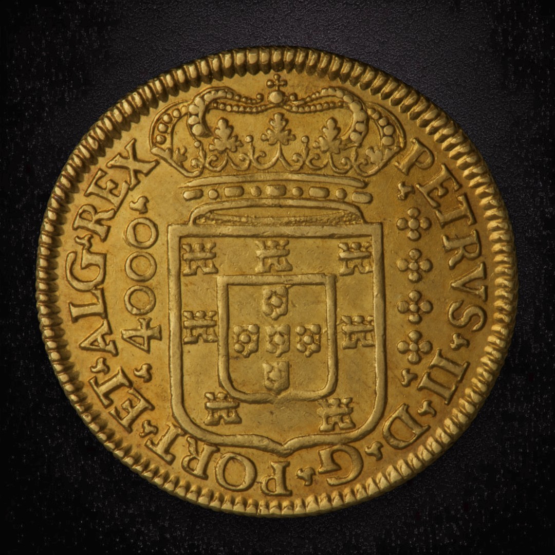 Un emprunt.  
🪙Ce type de pièce d’or portugaise était d’usage courant dans le monde entier. Les Français et les Anglais l’appelaient moidore, déformation de «moeda de ouro», qui signifie «monnaie d’or». #AnecdoteDuVendredi