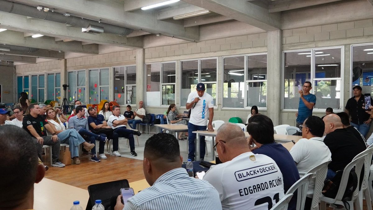 Concejodebaq's tweet image. 🔴🟡🟢 Sesión Desentralizada desde el Barrio La Playa, Localidad de Riomar. 

📍Estuvimos en la Institución Educativa Fundación Pies Descalzos, escuchando a la comunidad.