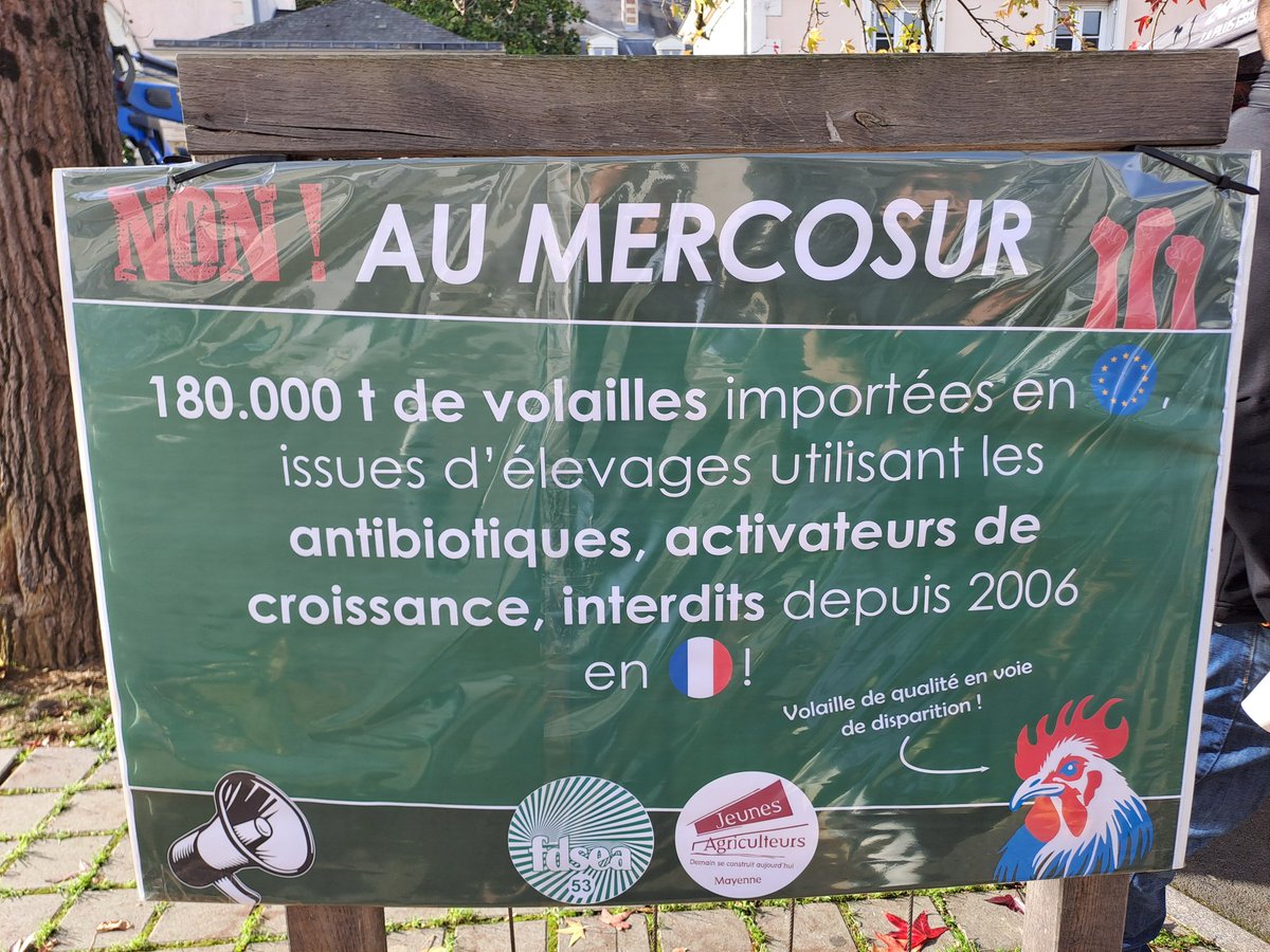 [#Syndical] Avant de rencontrer <a href="/Prefet53/">Préfète de la Mayenne</a>, <a href="/renaudierflo/">renaudier florent</a> et <a href="/EDalibard/">Etienne Dalibard</a>, présidents <a href="/fdsea53/">FDSEA53</a> et <a href="/JEUNESAGRI53/">JAMAYENNE</a>, s'expriment devant les agriculteurs mayennais présents. <a href="/FNSEA/">La FNSEA</a> <a href="/JeunesAgri/">Jeunes Agriculteurs</a>  <a href="/EleveursBovins/">FNB</a> <a href="/CFA_Aviculteurs/">Aviculteurs De France 🐓🦃🐔🦆🐇🐣🥚</a> <a href="/EleveursPorcins/">FNP</a> <a href="/AGPM_mais/">AGPM</a>