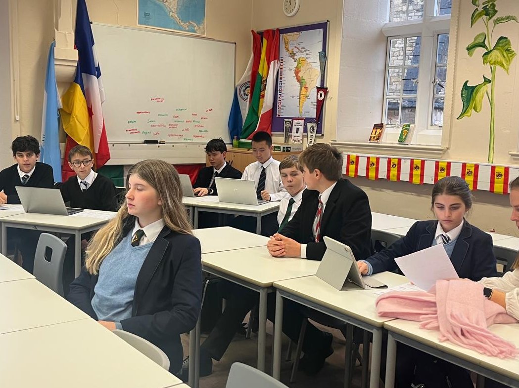 Upp_Languages's tweet image. #Uppingham4thForm linguists will soon be putting their language skills to the test by taking part in
@GCHQ National Language Competition 2025 as an inter-house challenge. The team leaders met Señora D this morning.