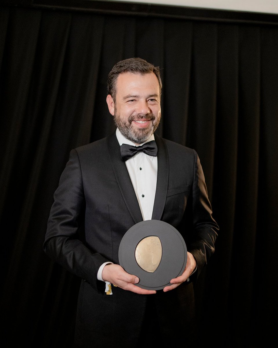EarthshotPrize's tweet image. From the anticipation before heading on stage, to the huge smiles after receiving their awards! We were so proud to have all of our Winners and Finalists with us to celebrate together at The Earthshot Prize Awards in Rio. 

#EarthshotRio