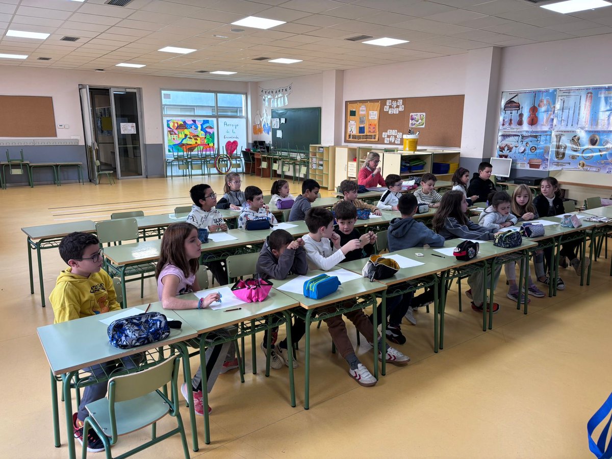 CEIPELVIRA's tweet image. Taller de biodiversidad “Pequeños pero muy grandes” @AytoArroyo #yosoydelelvira #megustamicole #puedescintarconmigo