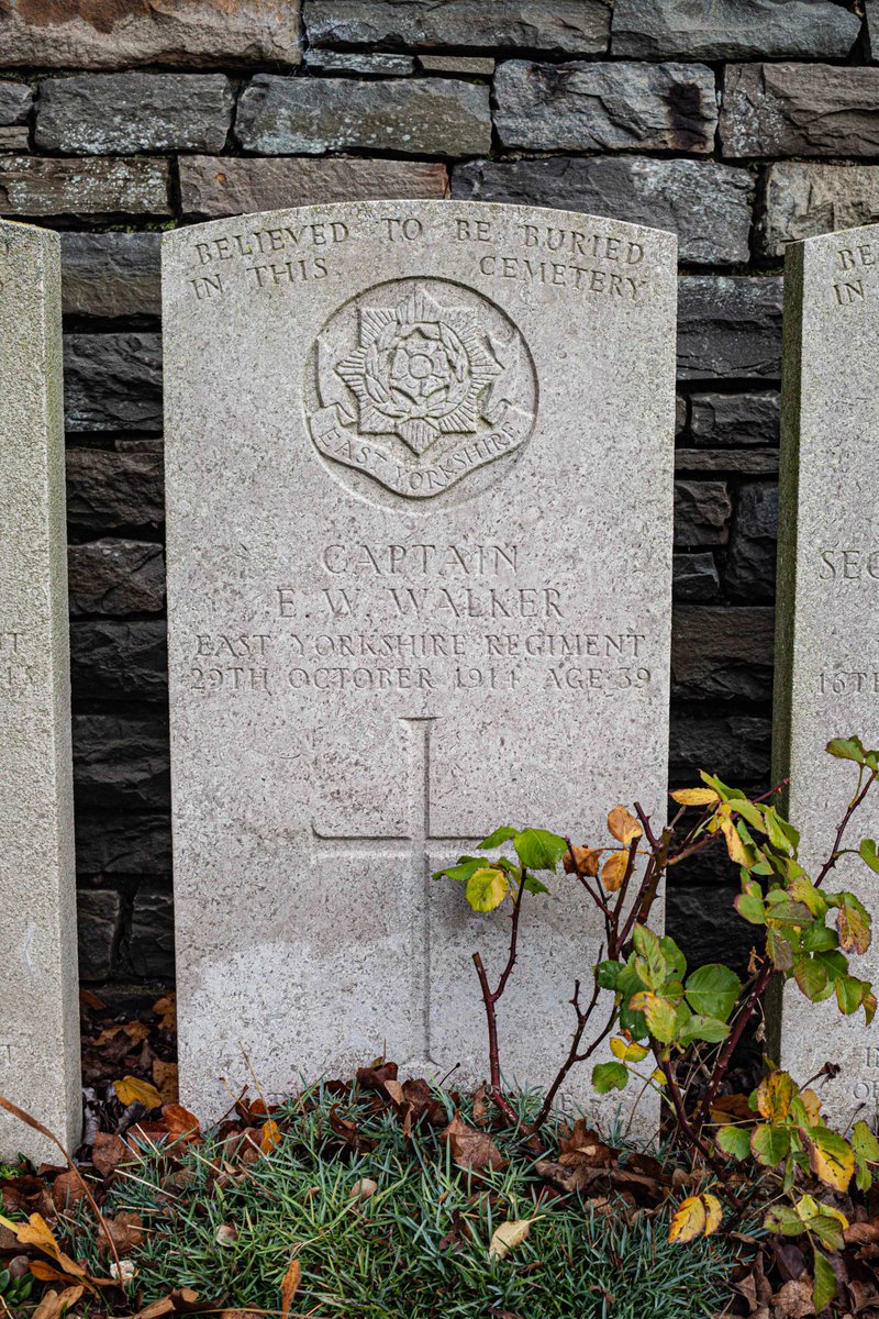 davidpendleton0's tweet image. On Armistice Day Frank &amp;amp; Tom Depoorter photographed the graves of five of the men named @ScarboroCricket War Memorial.
I&apos;ve added the images to the page dedicated to the memorial. A post about Frank and Tom&apos;s trip to the graves will be posted next week open.substack.com/pub/davidpendl…