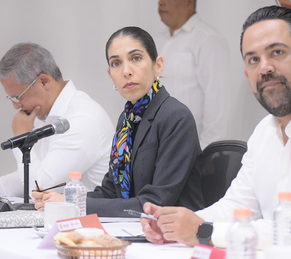 HoraCero_MX's tweet image. ¿Regresa la fiscal a su notaría? Es la columna Al pie de la letra, de Raymundo Jiménez @RJ_EspejoDPoder horacero.mx/2025/11/14/reg…