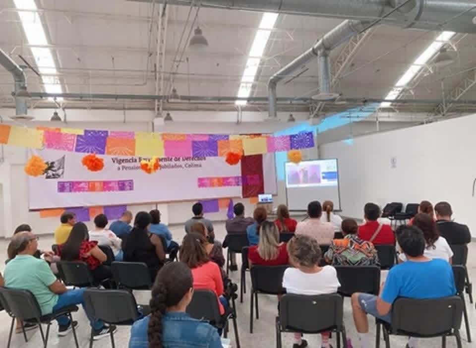 IsssteColima_'s tweet image. En el marco del día internacional del libro se llevó acabo una lectura conmemorativa contando con la participación de 37 jubilados, pensionados, derechohabientes y personal del ISSSTE Colima.