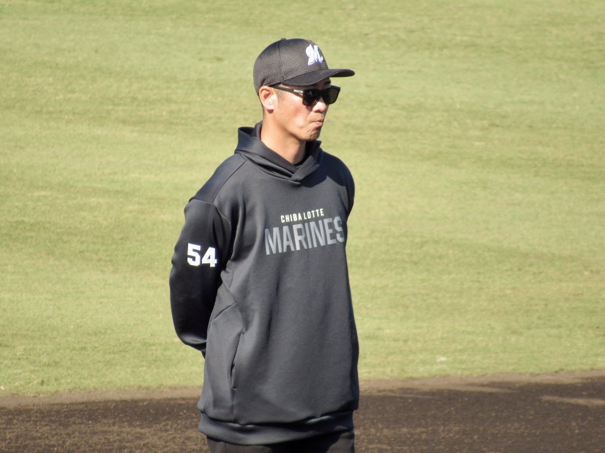 西岡　剛　エルボーガード 世代的に 幕張のスピードスターはささる。 #シュッとしてる #西岡剛