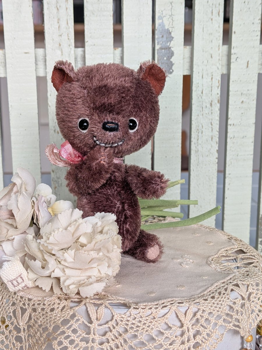 ギリギリになってゴメンナサイ💧
明日開催のドールアニマルウィンターフェスティバルに連れて行く仔たちです
今回、作品数が少なく全部で11体です😅
ブースNo.D11-1でお待ちしています🧸
#えっちゅうえみ　#Sharonandbear #emimal #テディベア #ドールアニマルウィンターフェスティバル