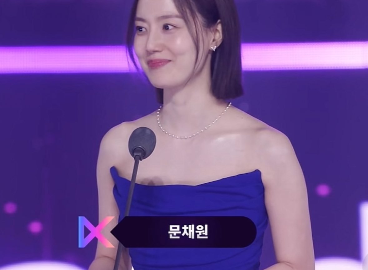 파도 tweet media