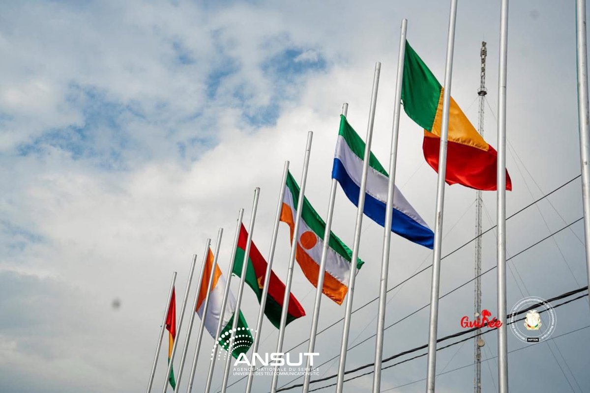 ROA-BN : La coopération numérique ouest-africaine prend un nouvel envol à CONAKRY

Ce lundi 10 novembre 2025, M. Gilles Thierry BEUGRÉ, Directeur Général de l’ANSUT (Agence Nationale du Service Universel des Télécommunication TIC), a participé à la cérémonie d’inauguration du