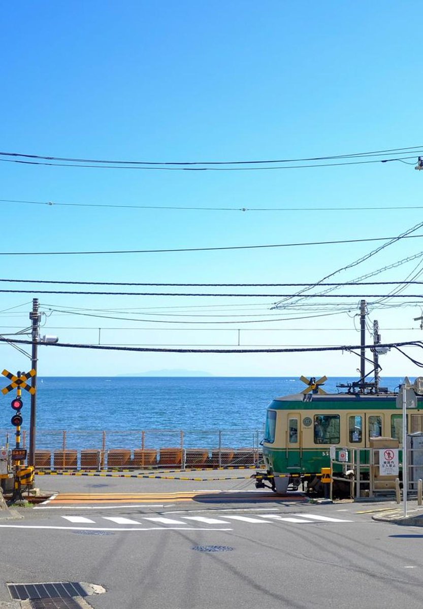 おはよ！ なんか元気出てきた！。今日は早く寝よ〜。ちょっと一息☕ 🍰