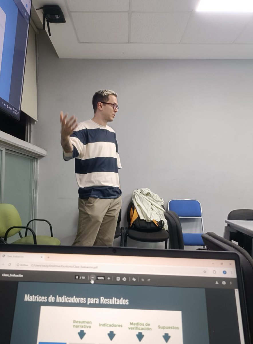 soyesteraul's tweet image. Ayer en el CUAAD con chicos de posgrado hablamos sobre seguimiento y evaluación de políticas públicas.