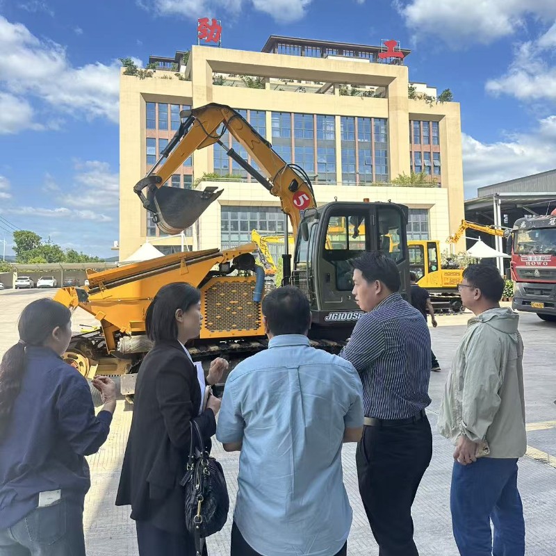JG_Excavator's tweet image. The Indonesian delegation and Jinggong Machinery Company explored opportunities for cooperation.