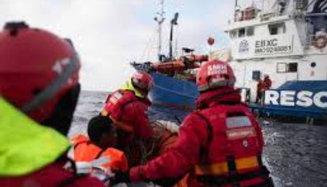 Iñigo Mijangos, el  capitán de Gorliz del Aita Mari <a href="/maydayterraneo/">SMH - AITA MARI</a> 

"Si la revisión de este viernes nos da luz verde, partiremos hacia el Mediterráneo central la próxima semsna"

cadenaser.com/audio/17630433… vía <a href="/La_SER/">Cadena SER</a>