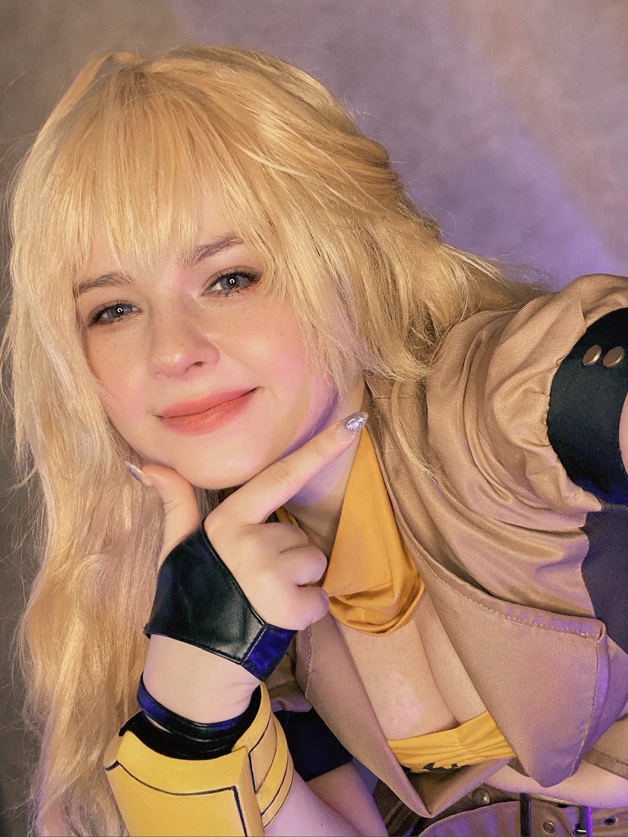 the concept of people not knowing that i’ve been cosplaying yang for ages… here go some v1 pics #rwby