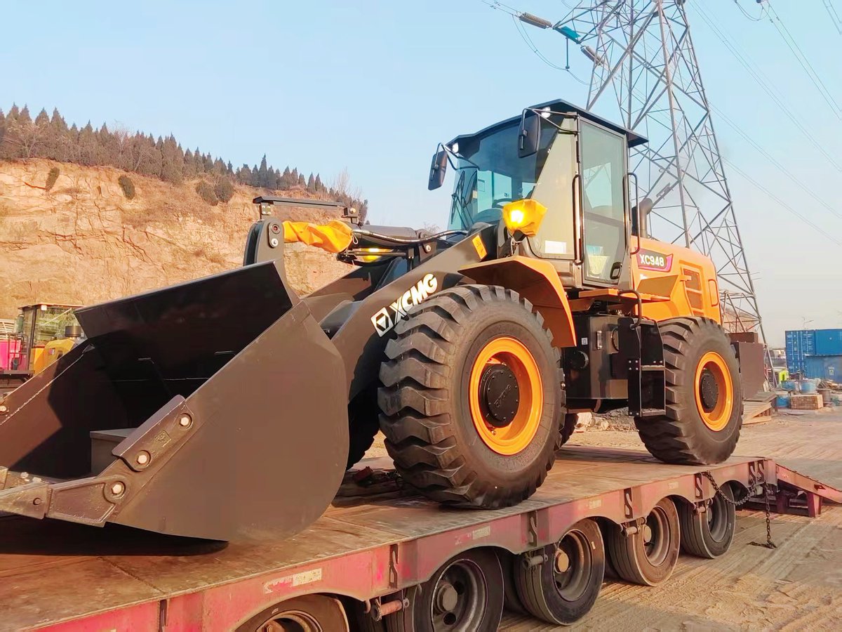 newinducn's tweet image. 🚜 Delivered to Oman!
The XCMG XC948 wheel loader is ready for tough jobs with strong power and dependable performance. 💪🌍
#XCMG #XC948 #WheelLoader #Construction #HeavyMachinery #Oman