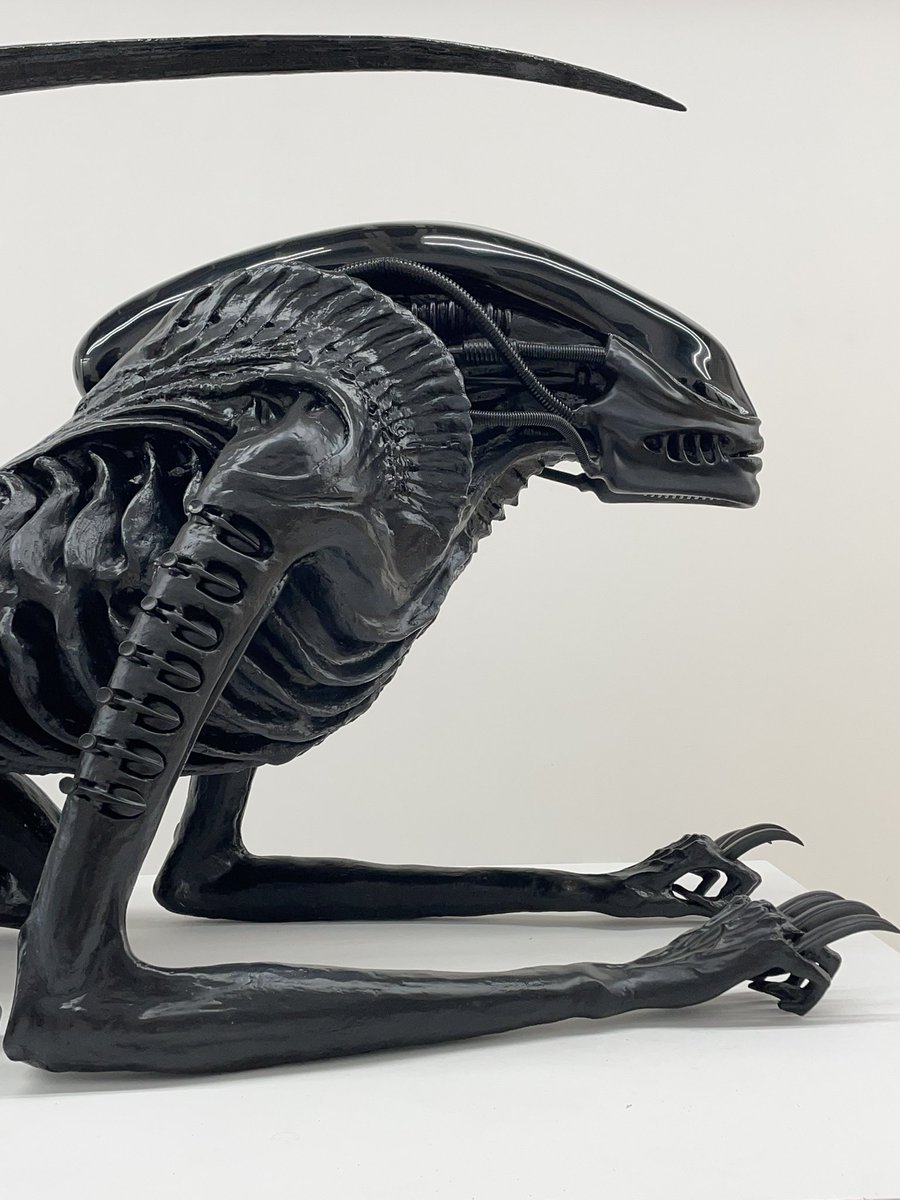 Une très belle #expo (maintenant terminée) suggérée par @SamuelMartin75 à la Galerie Long Story Short (rue Charlot à #Paris) avec un superbe #Necronom #Alien3 grandeur nature et un Guardian Angel impressionnant 🤓

Ambiance #Steampunk /poke @MaxVonSama 😊 