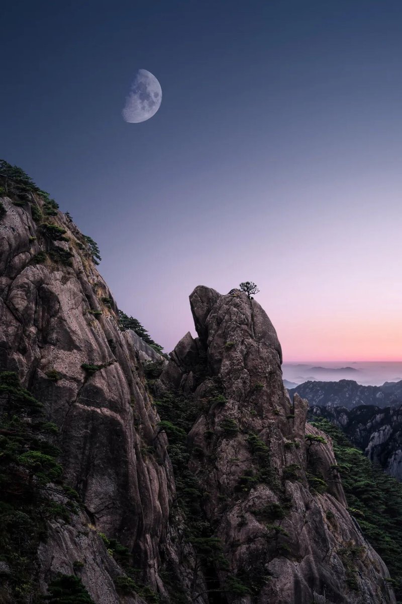 aishuzhan's tweet image. 年复一年，我追逐着徽州的秋天。镜头留住的不仅是风景，更是一种心境。