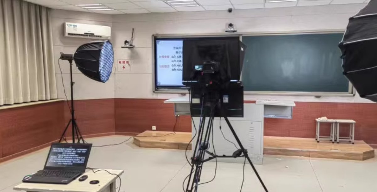 simarprompter's tweet photo. #teleprompter #lecture #speech
Teleprompter: Your Silent Secret to Flawless Delivery
Ever frozen mid-sentence when:
• Classrooms &amp; Training Rooms:  
• Live Streams &amp; Content Creation: 
• Corporate Meetings &amp; Presentations: 
• Events &amp; Speeches: 
https://t.co/MUbnB6qrxP https://t.co/BjsEmypiXB