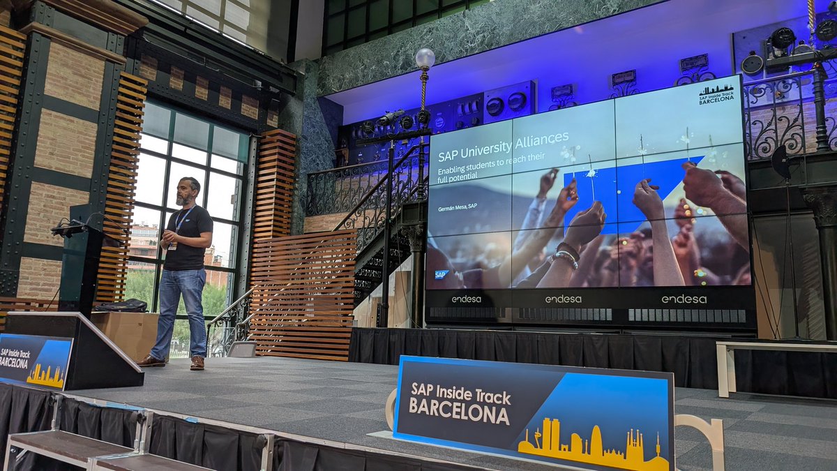 Germán Mesa from #SAP sharing deep technical experiences from the field 
#SITBCN