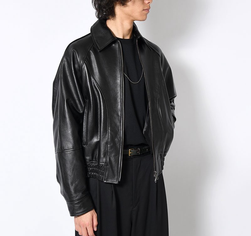 JUHA（ユハ)のレザージャケット トレンドのショート丈に特徴的な