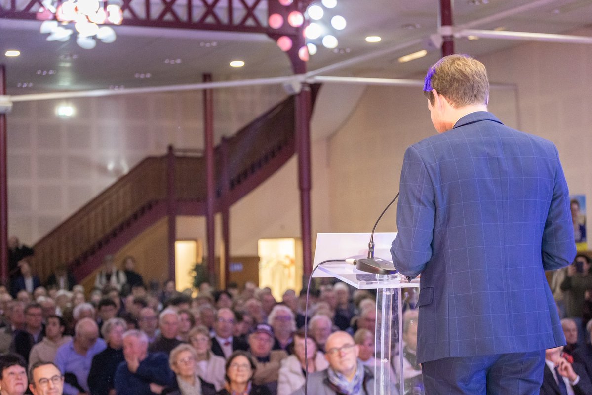 🔥 Plus d’une centaine de jeunes mobilisés et déterminés autour de <a href="/DelemerLouis/">Louis DELEMER</a> et de <a href="/BrunoRetailleau/">Bruno Retailleau</a> à #Lille !

💪 La jeunesse s’engage, agit et fait entendre sa voix pour une ville plus sûre, plus juste et plus ambitieuse.

#JeunesseEngagée