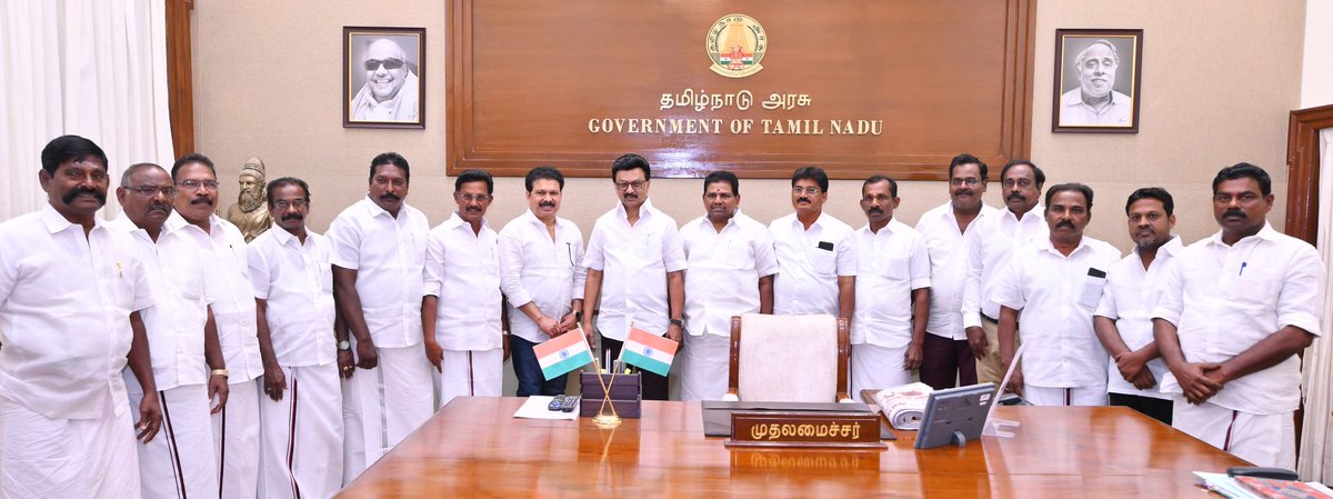 CMOTamilnadu's tweet photo. மாண்புமிகு முதலமைச்சர் @mkstalin அவர்களை புதிதாக தேர்ந்தெடுக்கப்பட்டுள்ள தமிழ்நாடு மீன் வள வாரியத்தின் தலைவர் டாக்டர் அ. ஜோசப் ஸ்டாலின் மற்றும் உறுப்பினர்கள் சந்தித்து, வாழ்த்து பெற்றனர். https://t.co/WqJ98Mfo4Q