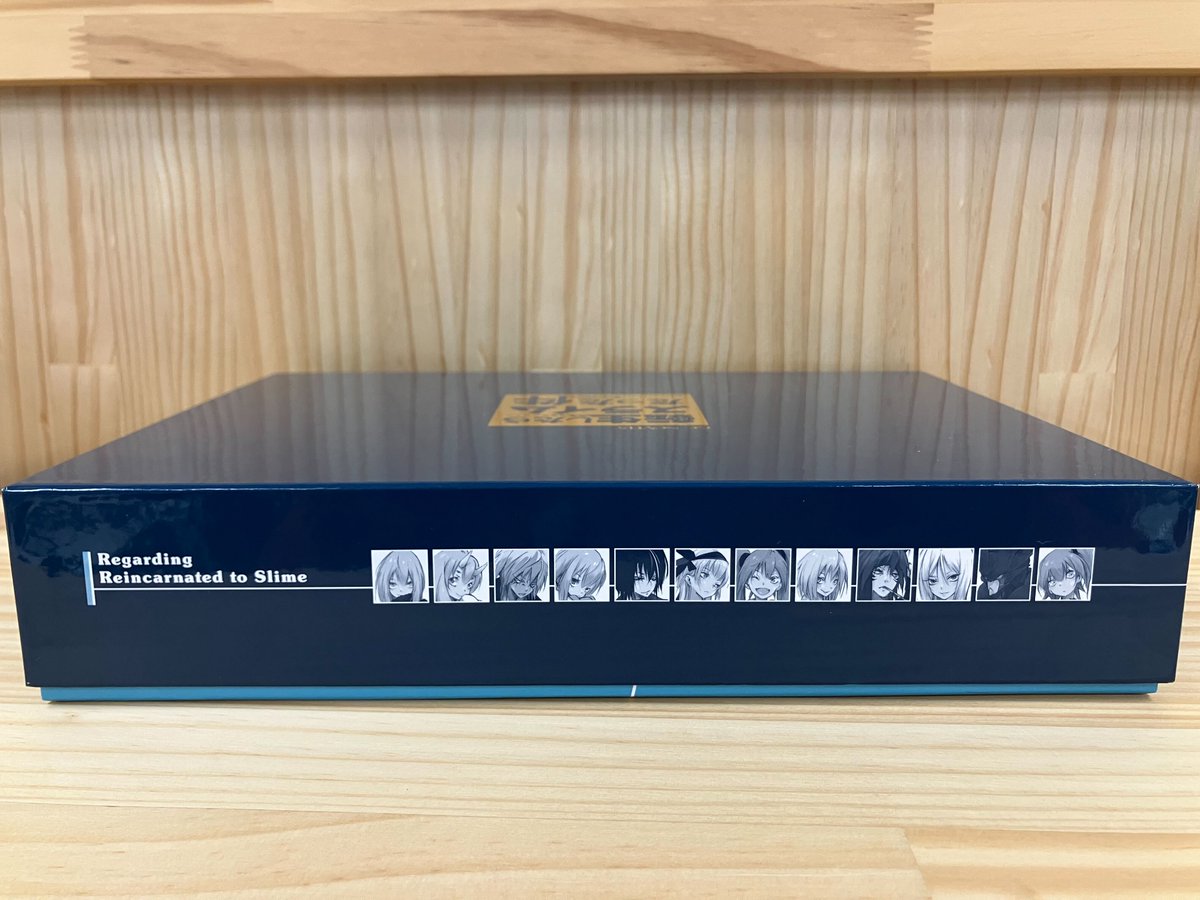 MMeigyouK's tweet image. 【#転スラ】特装版の側面・底面デザインも解禁です！
側面には転スラ書籍を彷彿とさせるデザイン。
底面はリムルな感じ！かわいい！
#GCノベルズ