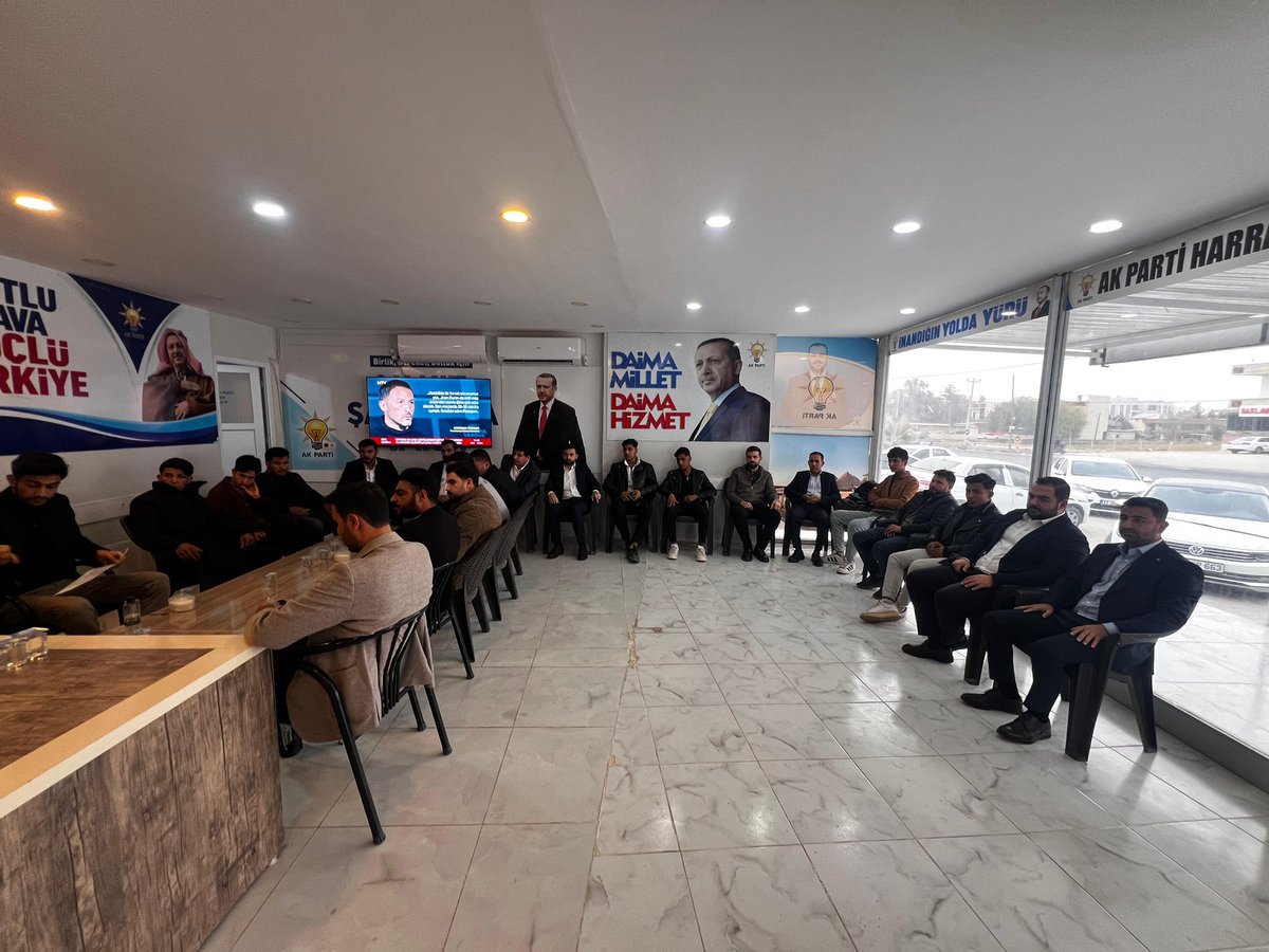 Gençliğinle Geleceğe Yön Ver 😎

📍Harran 

Şanlıurfa Ak Parti İl Gençlik Kolları Başkanımız Sn.  <a href="/furkankucukk_/">Furkan KÜÇÜK</a> katılımıyla ve il yönetim ekibimiz ile beraber Harran’daydık.İlçe Gençlik Kolları Başkanlığımızı ziyaret ettik. Gençliğe dair Şanlıurfa’da yapılan ve yapılacak olan