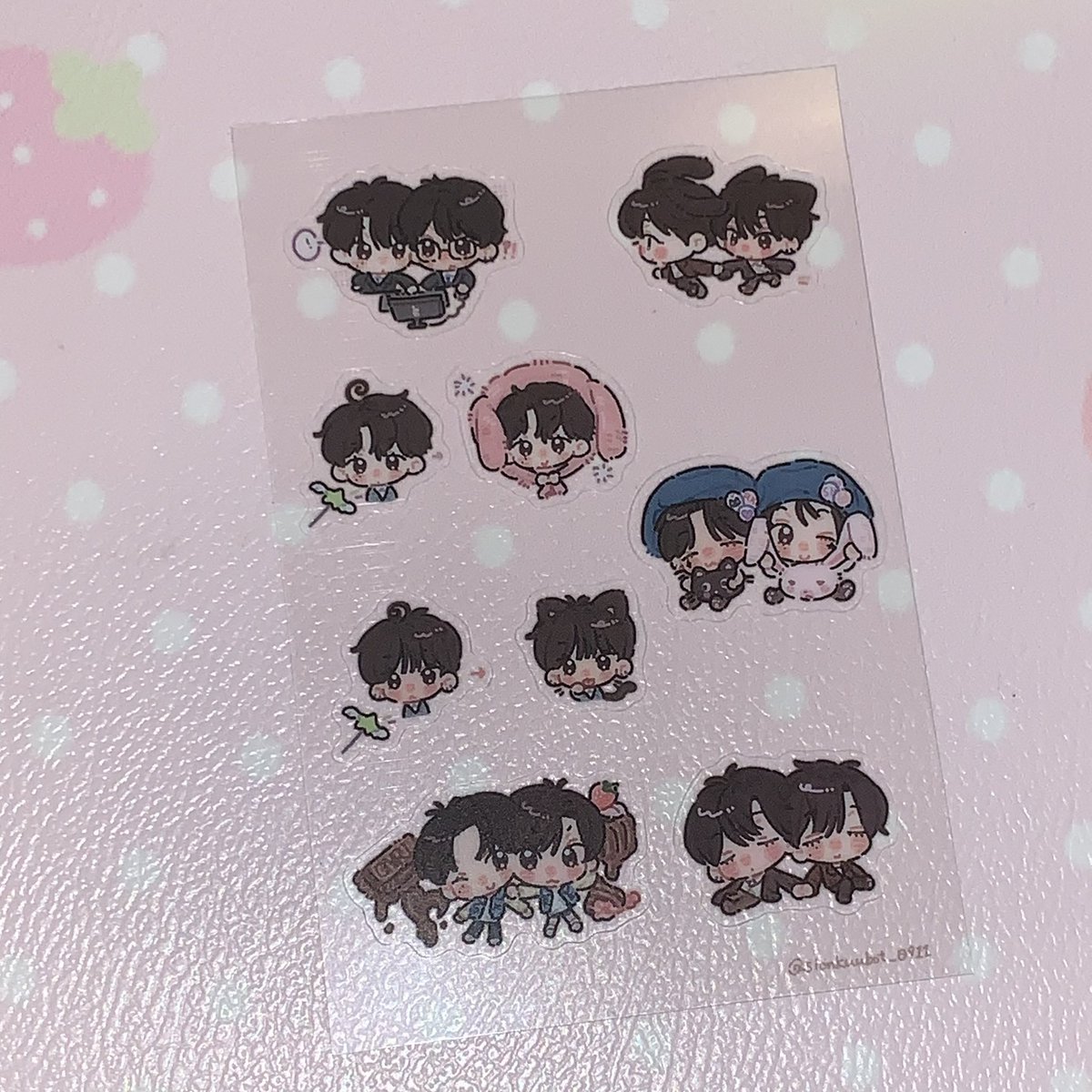 Like a sticker—-sticker~~~~sticker~~~~~~~~~~~~~~~~~~~