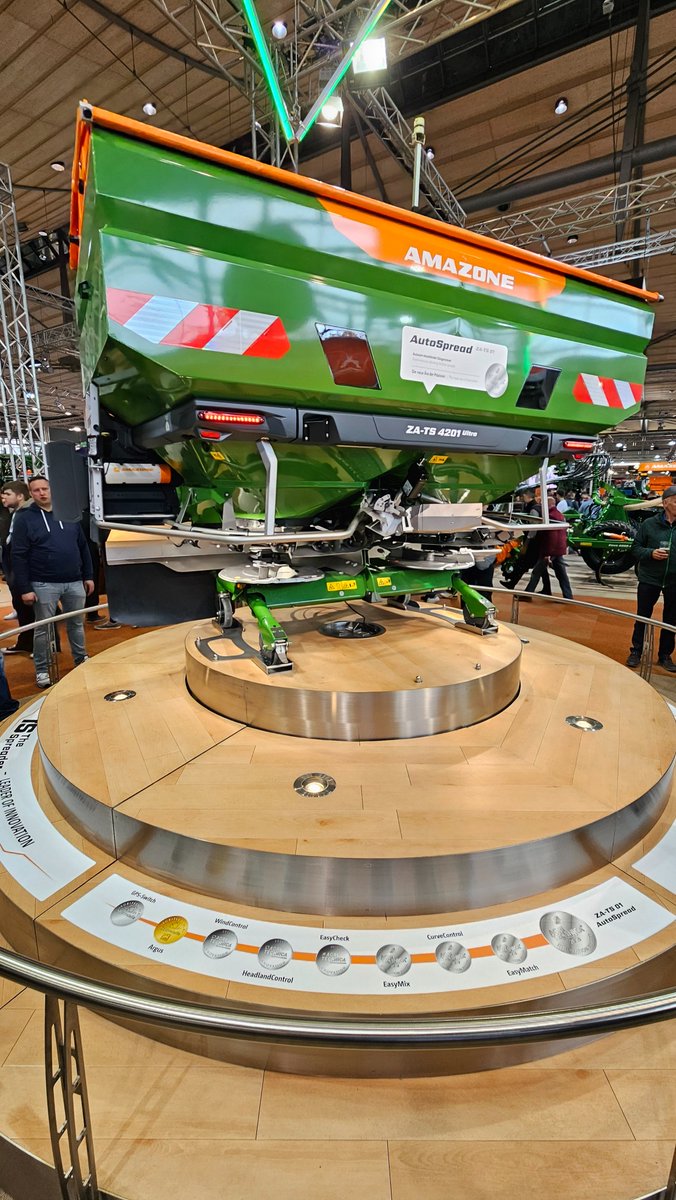 👇👀👇

<a href="/AMAZONE_Inc/">AMAZONE North America</a> ZA-TS fertilizer spreader has won MANY awards at <a href="/AGRITECHNICA/">AGRITECHNICA</a>
