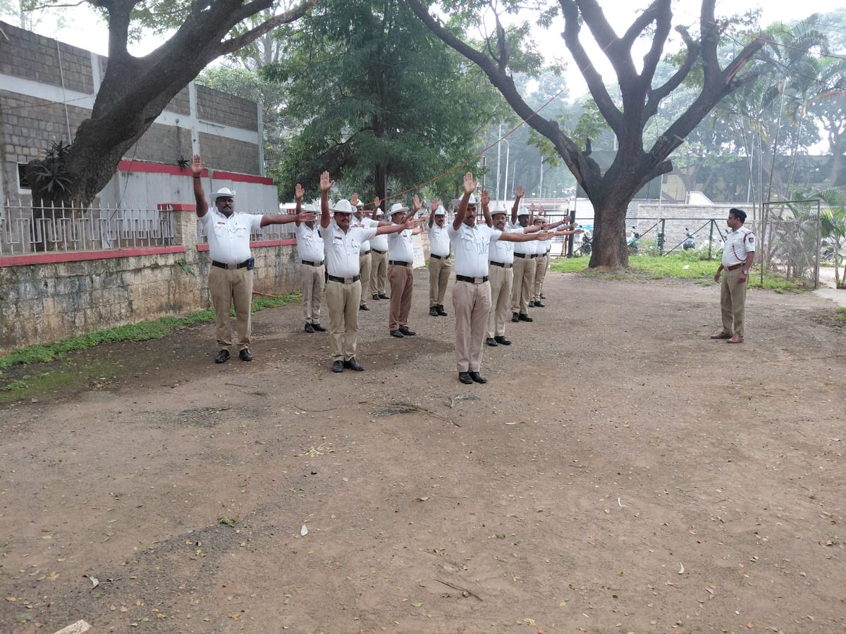 halairporttrfps's tweet image. "Today at our police station, officers and staffs engaged in their weekly parade and honed their traffic signaling skills. #PoliceTraining #SafetyFirst"

@CPBlr @Jointcptraffic @DCPTrEastBCP @acpwfieldtrf @blrcitytraffic @BlrCityPolice