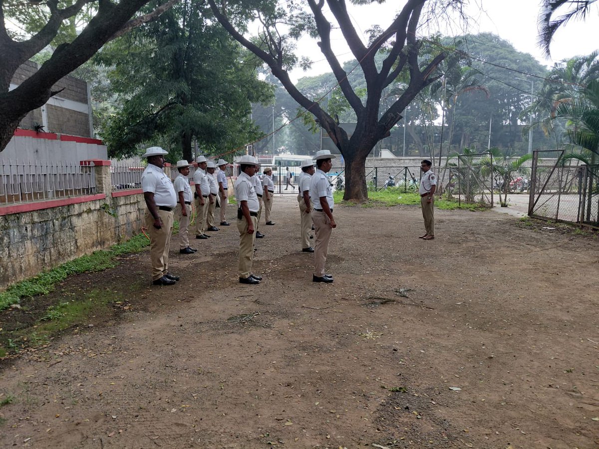 halairporttrfps's tweet image. "Today at our police station, officers and staffs engaged in their weekly parade and honed their traffic signaling skills. #PoliceTraining #SafetyFirst"

@CPBlr @Jointcptraffic @DCPTrEastBCP @acpwfieldtrf @blrcitytraffic @BlrCityPolice