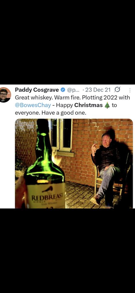 Mickbraz1's tweet image. Dear multi millionaire champagne socialist Cosgrave. When posting about Christmas, you often use the Christmas tree emoji, stop being such a hypocritical royalist pos.