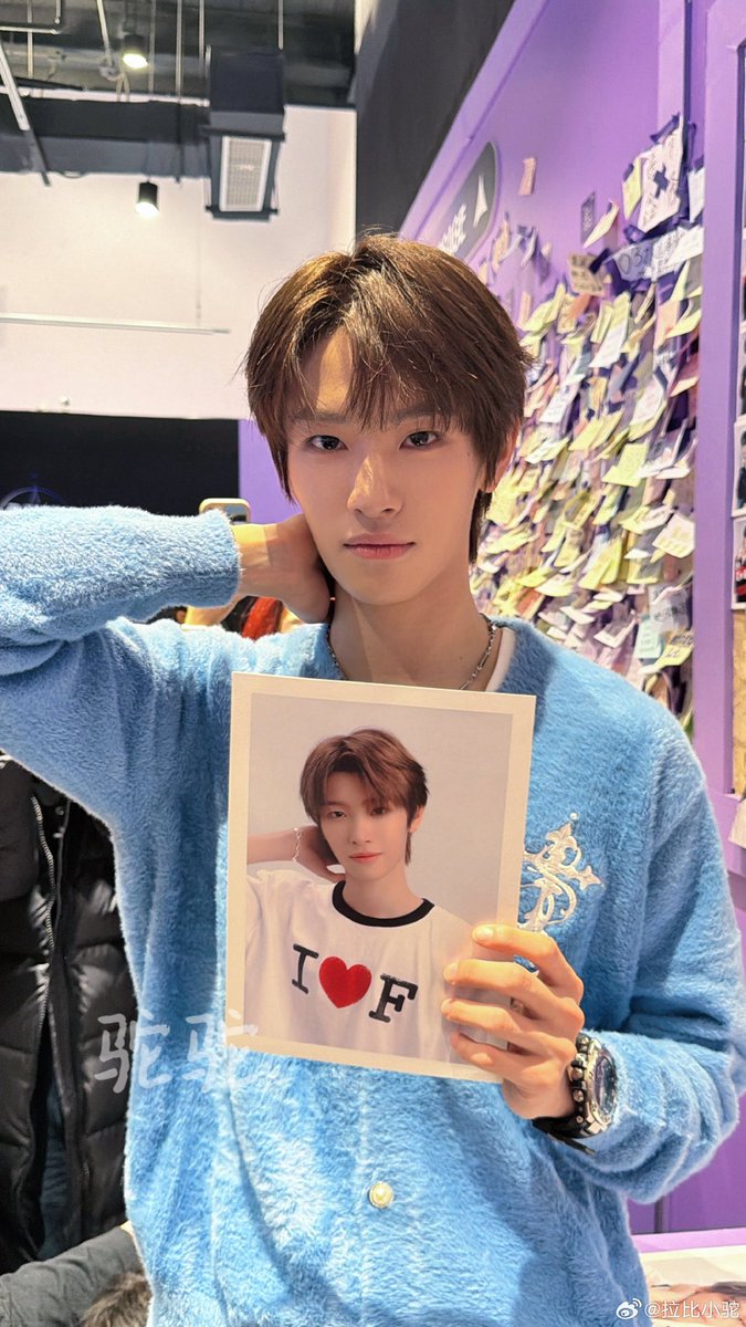 kamungka's tweet photo. 아    이거뭔가 너무웃김 https://t.co/SQsZ0wwBee