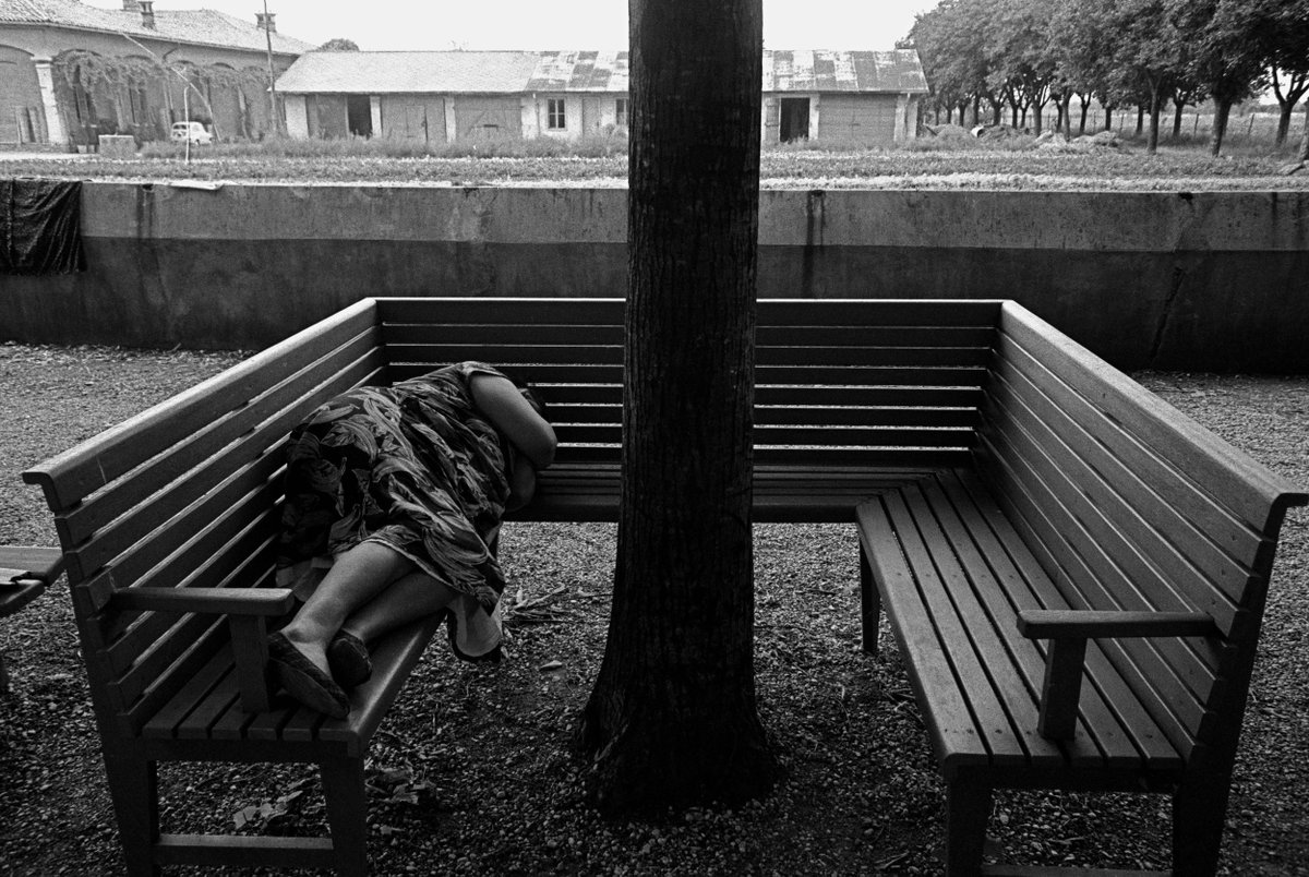 In arrivo a 📍Gorizia - Museo di Santa Chiara: Franco Basaglia. Dove gli occhi non arrivavano. Fotografie di Berengo Gardin, Depardon e Scianna. 🗓️ 29.11.2025 – 03.05.2026. Un viaggio nella rivoluzione che cambiò la salute mentale. 🔗 bit.ly/FrancoBasaglia. 

La mostra è