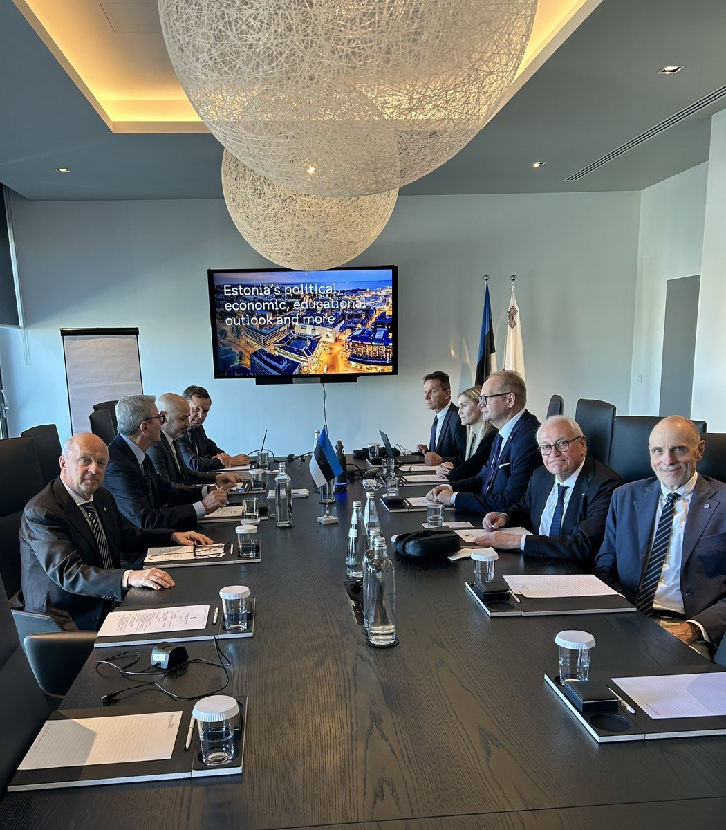 LauriBambus's tweet image. This time happy to meet the #Estonia|n Honorary Consuls in Italy and Malta, and colleagues from the HQ @MFAestonia at the regional roundtable in Valletta.
🇪🇪🇮🇹🇲🇹

Congrats to HonCon Mr Luigi Cecchini on the #MFA’s Badge of Merit 🇪🇪 for his outstanding 2️⃣5️⃣ years of service 👏🏻💐
