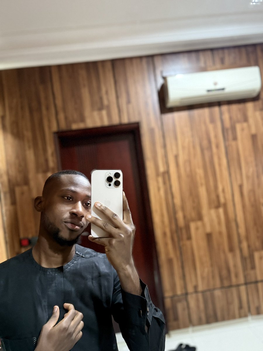 hakeem ☻ 💜 | Studio Duo | Top 1% Framer Designer tweet media