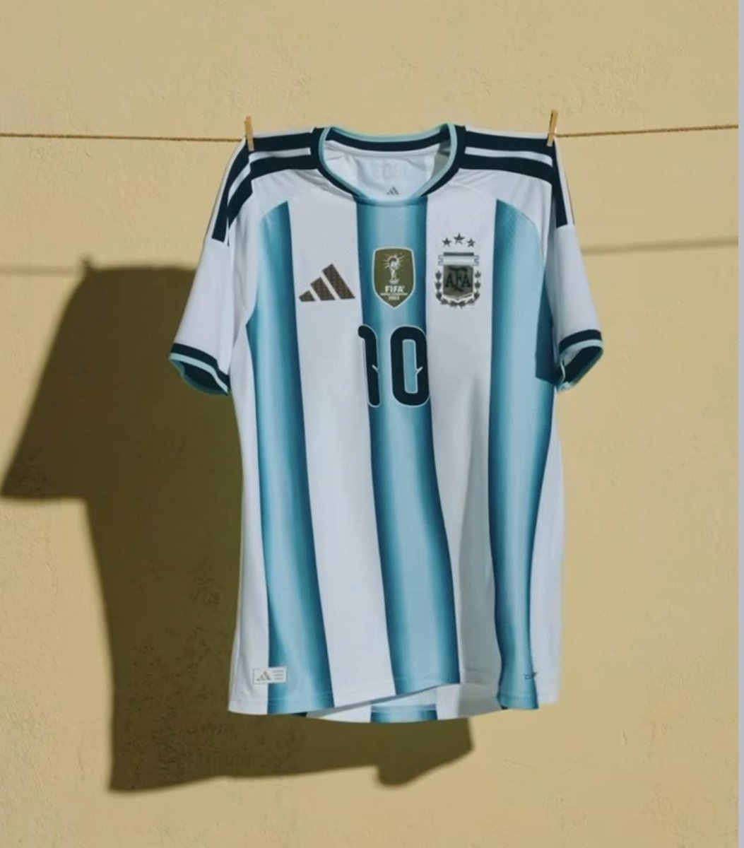 SANTIAGODELMORO's tweet photo. Viernessss en #ELCLUBDELMORO 🍀🍀🍀 de 5:30 a 10 hrs. Hoy regalamos las nuevas camisetas de la Selección Argentina. Además, Dias de campo, Cenas y Órdenes de compra. #ElClubDelMoro en FM99.9  
@la100fm
 La 💯 Miranos en YouTube: https://t.co/RFCTjgf8a8 https://t.co/IUSCtgiPRG