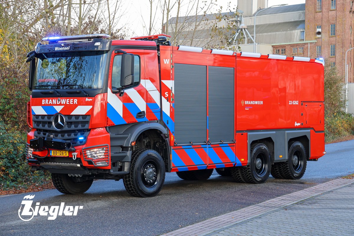 ziegler_nieuws's tweet photo. Nieuw schuimblusvoertuig voor brandweer Woensel

Op maandag 10 november 2025 heeft Ziegler een nieuw schuimblusvoertuig afgeleverd aan Veiligheidsregio Brabant-Zuidoost post Woensel.

Het voertuig is opgebouwd op een Mercedes-Benz chassis, type Arocs 6x6 widespread 530 pk. https://t.co/qBFDHD0sxi