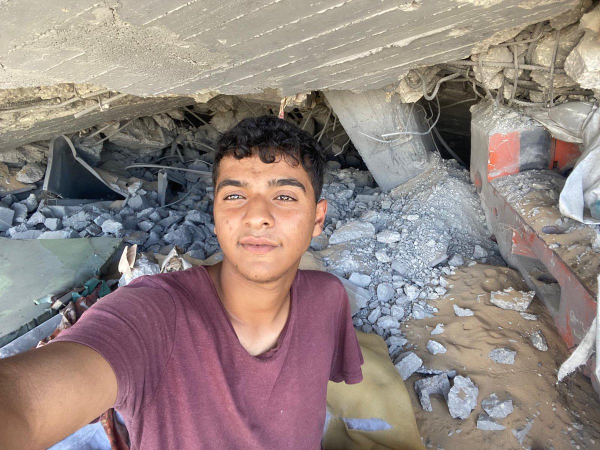 3naskom's tweet image. Next week it will be 2 years since the attack that martyred my brother and several other family members. The same attack that almost killed me, and left me #disabled with only 1 arm.

Despite being approved by 🇮🇱 to evacuate for medical treatment, I cannot leave until a foreign…