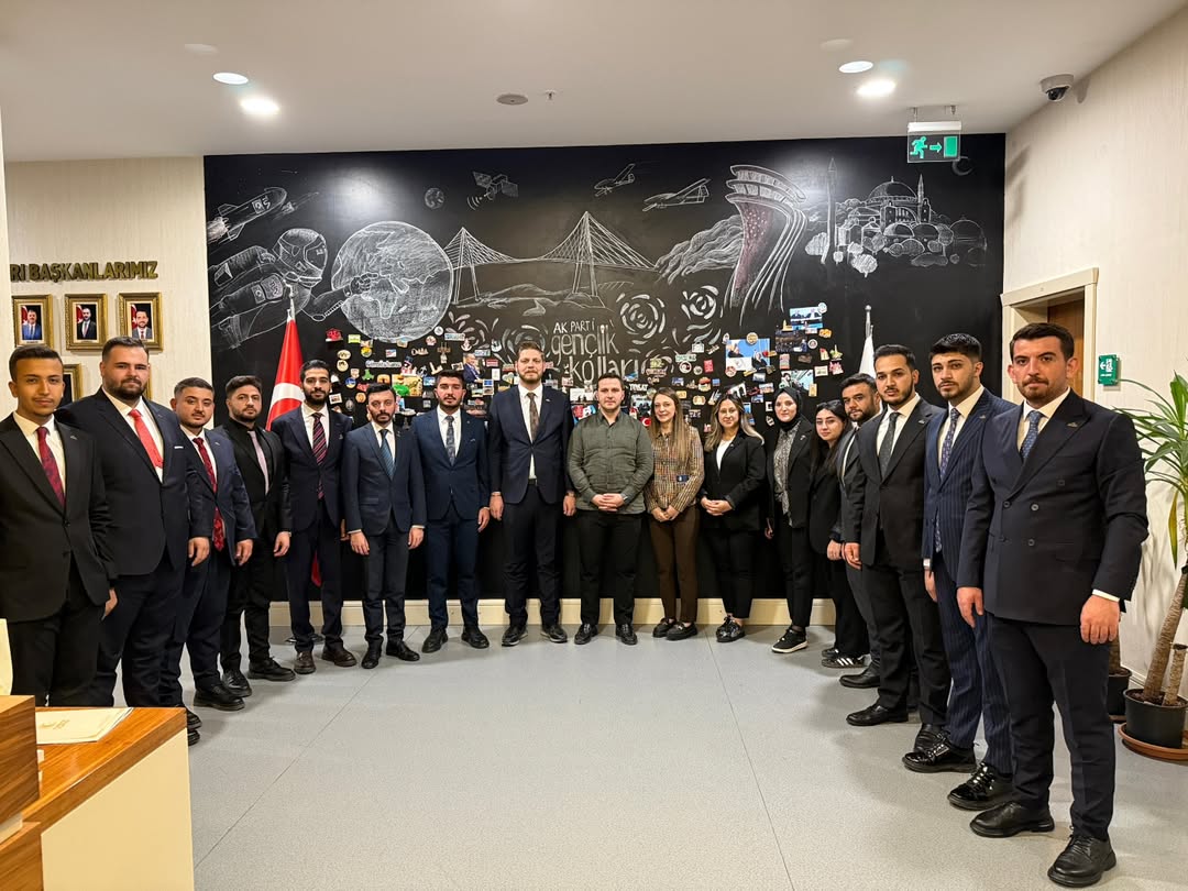 akgenclikkmaras's tweet photo. İl Gençlik Kolları Başkanımız Furkan Ünaldı ve yürütme kurulu üyelerimiz ile birlikte, Gençlik Kolları Genel Başkan yardımcılarımızı genel merkezimizde ziyaret ettik. https://t.co/ry8xVcf3FA