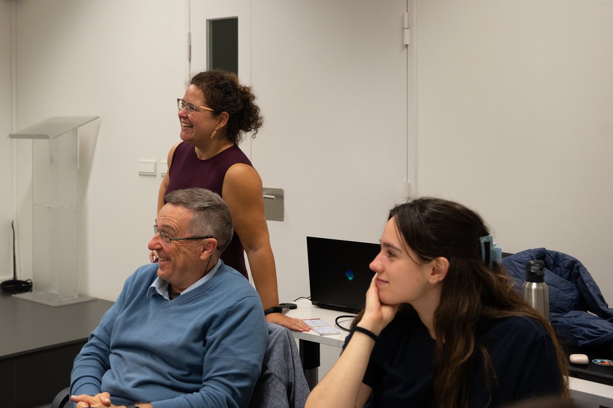 Medialabusal's tweet image. 🏘️ HACKEA TU BARRIO | Laboratorio de Innovación Ciudadana

👐🏼 Taller: Cómo trabajar mejor en equipo: estrategias colaborativas. Con Zoe Martín Lago

💡 Pensamiento creativo, escucha activa y respuestas a retos para ciudades más habitables 

🔗Hackatón forms.gle/tevQ3oGu79Wtje…