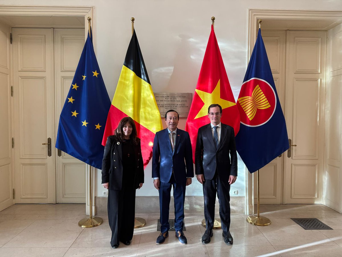 Glad to be received by the Ambassador of #Vietnam 🇻🇳,  H.E. Nguyen Van Thao, at the beautiful Embassy premises. We reviewed the 3⃣5⃣ anniversary of diplomatic relations between the EU and Viet Nam 🇪🇺🇻🇳, being celebrated this year. 

We also discussed upcoming high-level visits