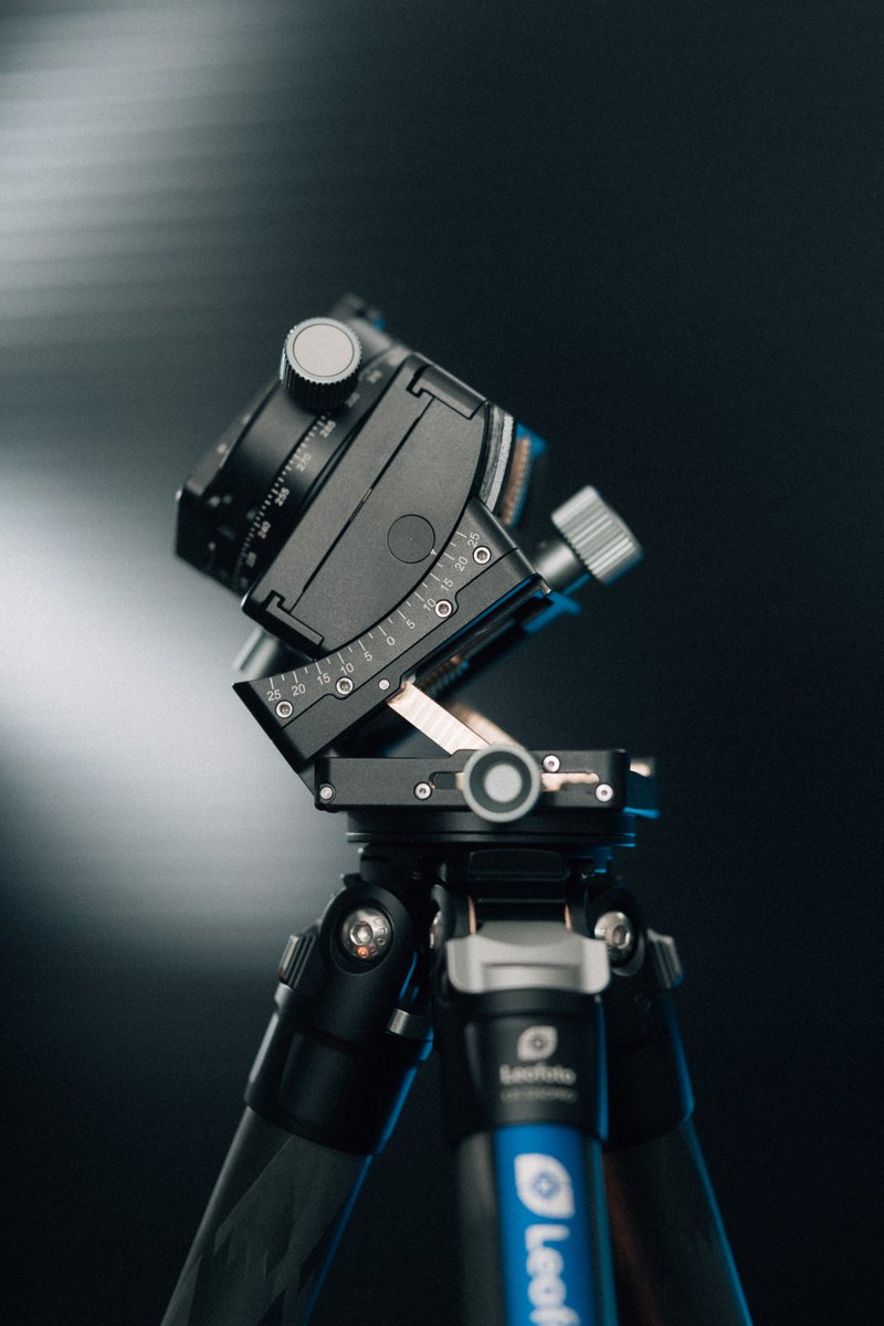 LeofotoZS's tweet image. Your Ultimate Tripod Head is Here. 😎

Get pin-point accuracy with dual knobs, swipe through 360° shots, and flip to portrait mode in one quick move. It’s that smooth. That easy.

📸: @batis_film
🔗 Grab it here: leofoto.com/products_detai…

#LeofotoG6 #CameraGear #PhotographyHacks
